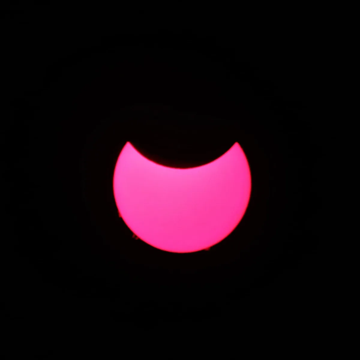 Croissant de Soleil visible lors d'une éclipse solaire partielle