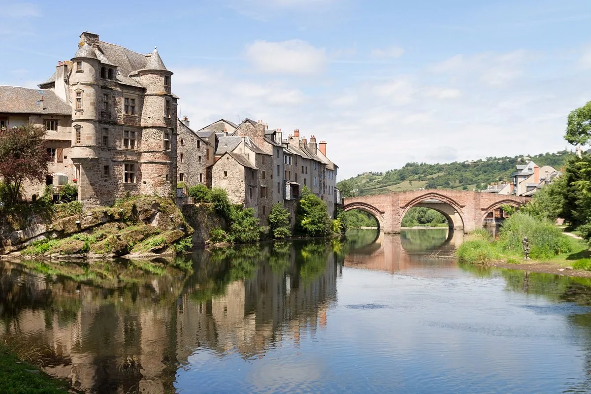Espalion et son Pont Vieux sur le Lot en Aveyron