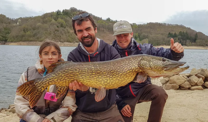Brochet pêché dans le lac de la Selve en Aveyron
