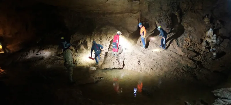 Spéléologie Grands Causses Aveyron : avens et gouffres à explorer